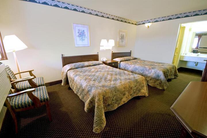 2 Double Beds (10 of 11)