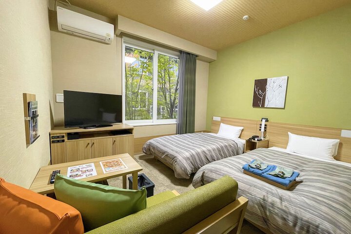Room 4 of 48