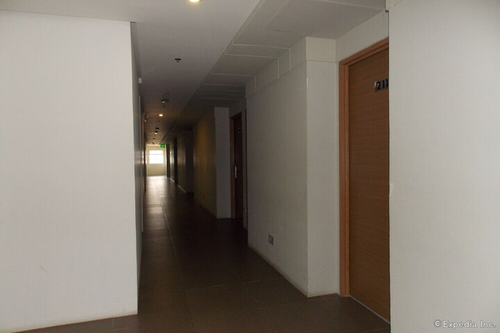Ballroom/Hall 36 of 38