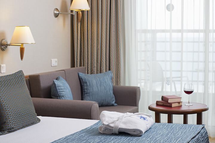 Room 27 of 114