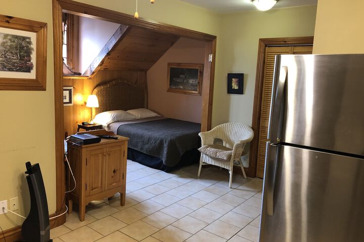 1 Queen Bed (41 of 43)