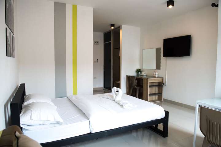 Room 5 of 28