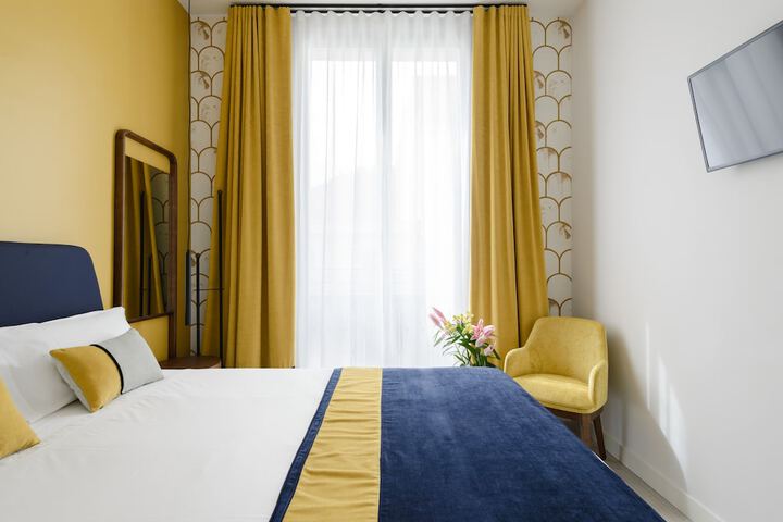 Room 4 of 91