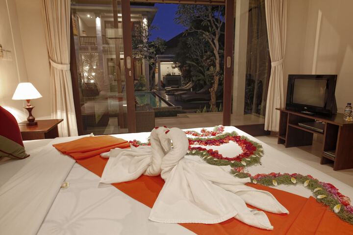 Room 8 of 28