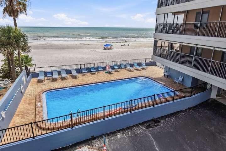 Pool 23 of 60