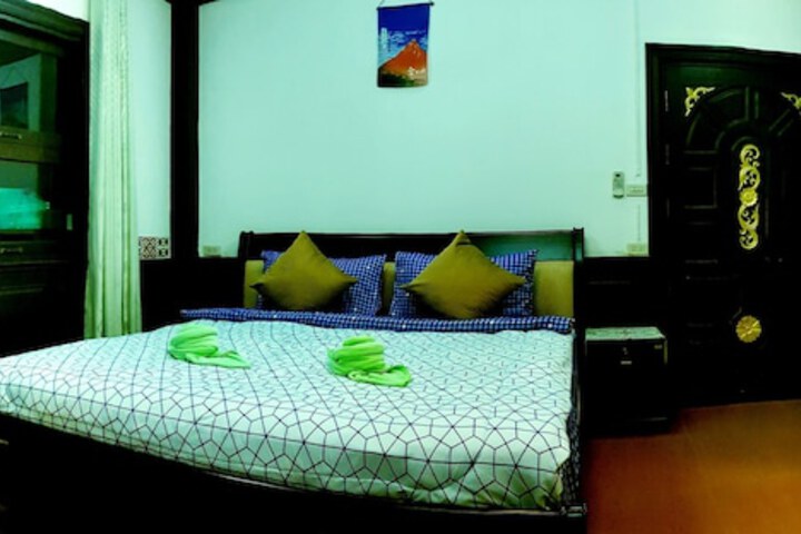 Room 3 of 5