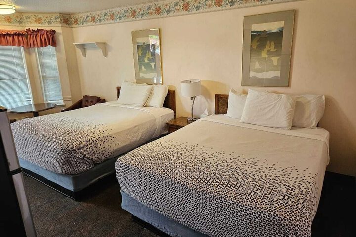 Room 12 of 28