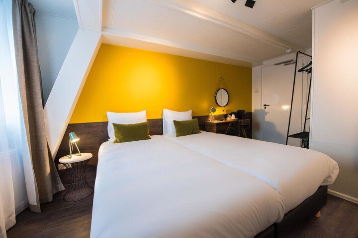 Room 21 of 47