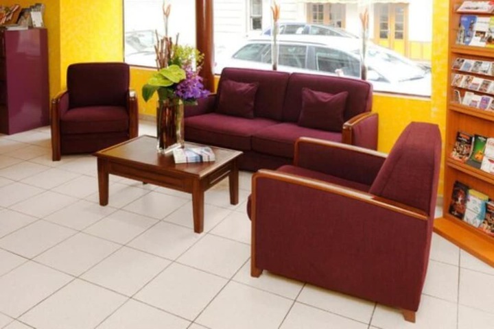 Entrance & Lobby