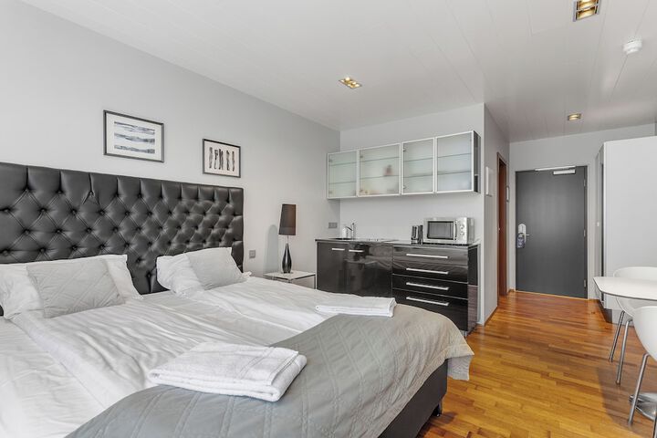 Room 50 of 82