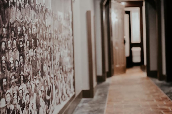 Ballroom/Hall 86 of 92