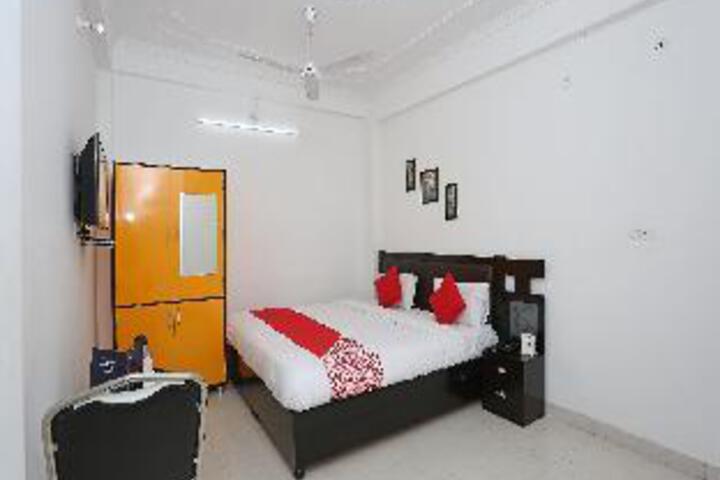 OYO Ss Hotel
