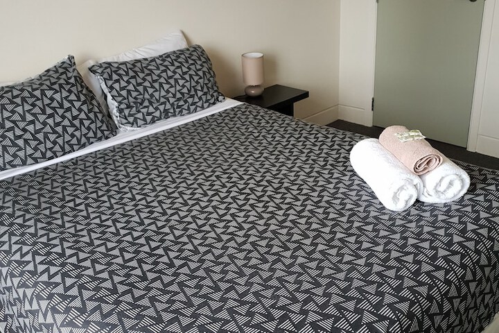 Room 5 of 40