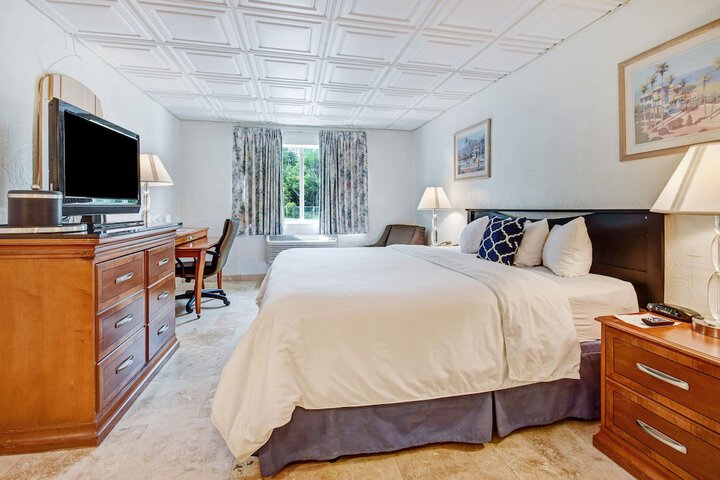 Room 5 of 25