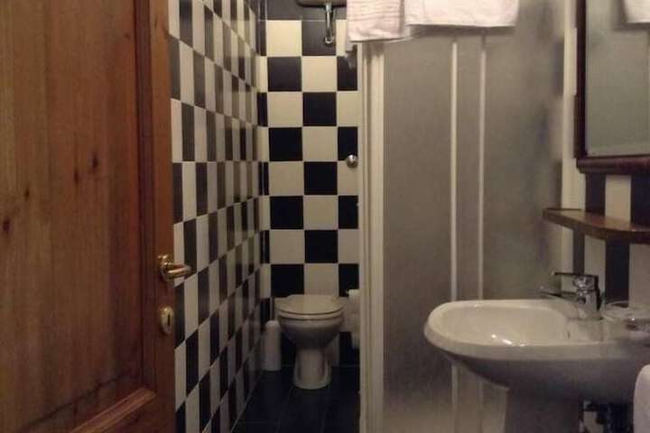 Room 13 of 24