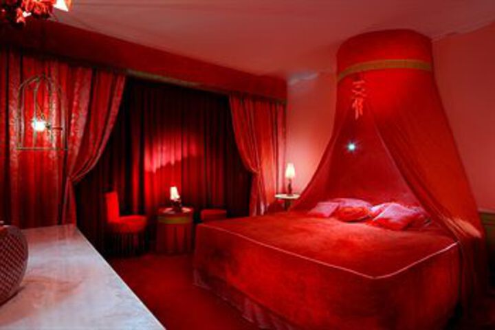 Room 6 of 28