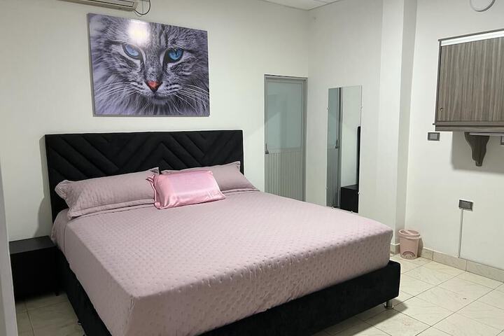 Room 13 of 36