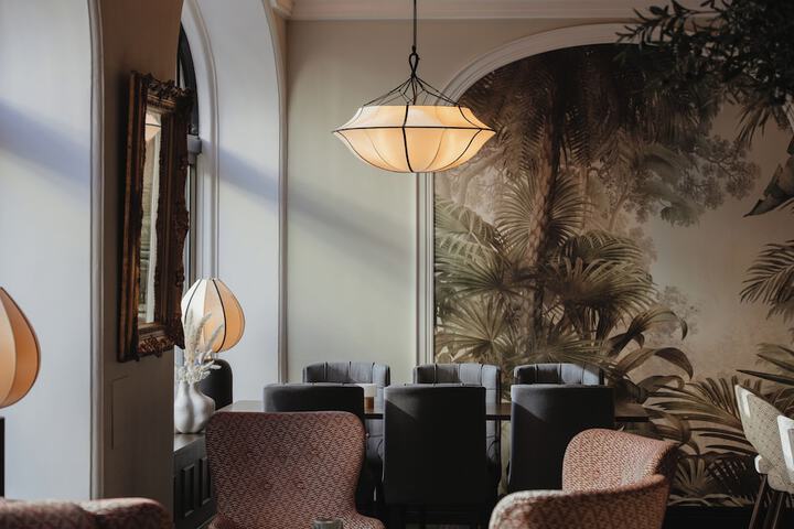 Entrance & Lobby