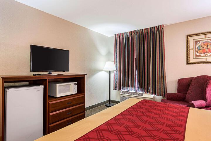 1 King Bed (8 of 15)