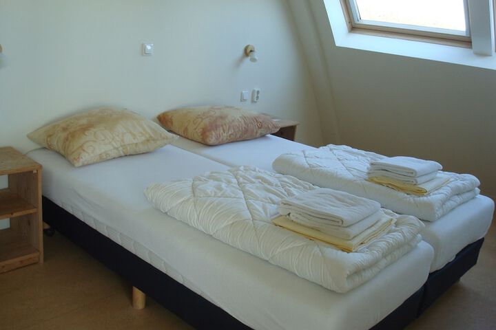 Room 11 of 36