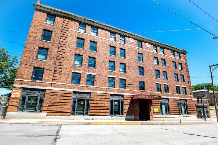 Hotel 6 of 7
