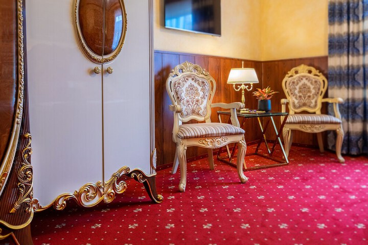 Room 14 of 50