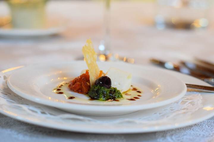 Dining 40 of 57