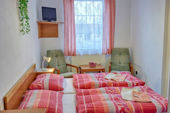 Room 4 of 45