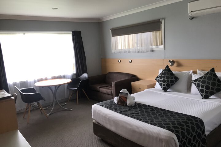 Room 44 of 152