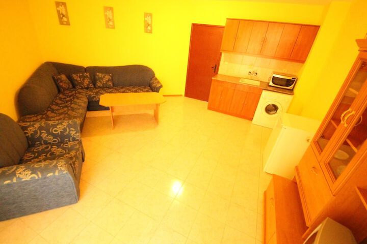 Room 4 of 17