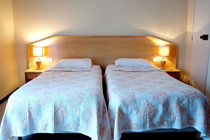 Room 5 of 54