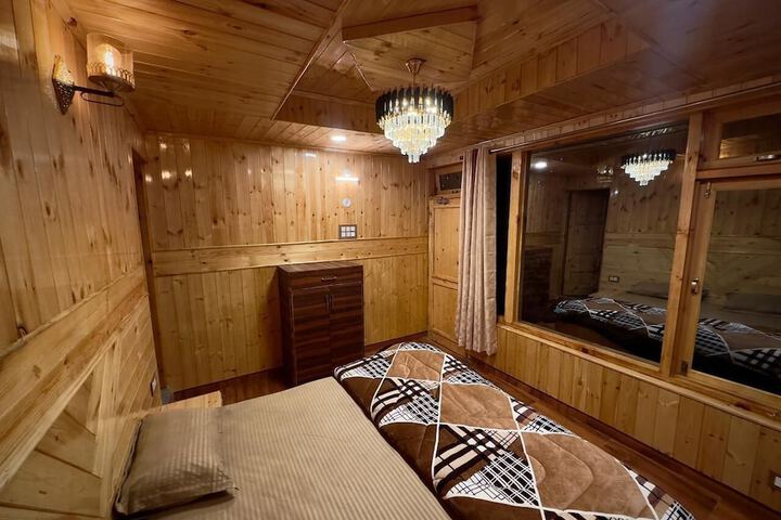 Room 5 of 37