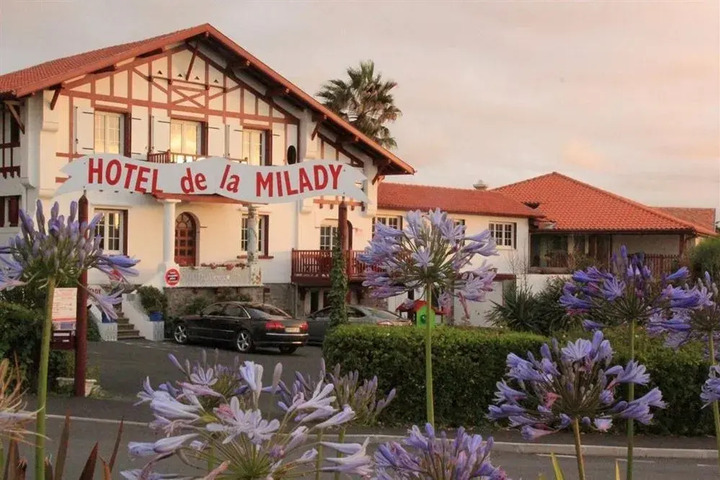 DE LA MILADY