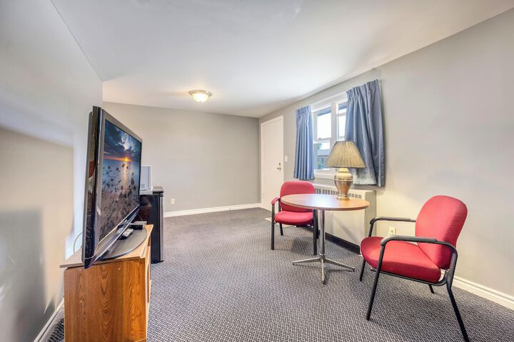 Room 40 of 72