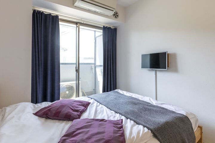 Room 12 of 23