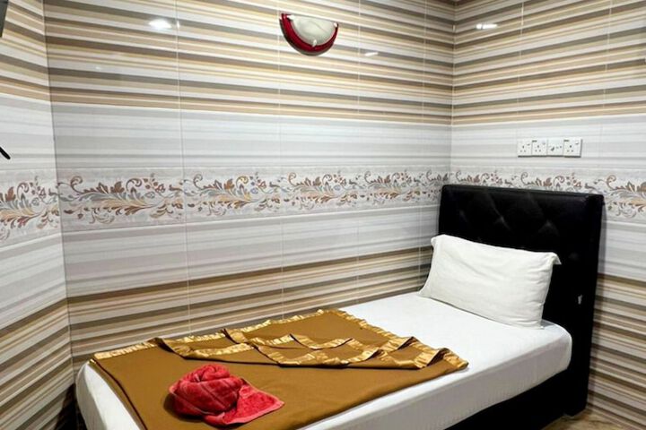 Room 5 of 26