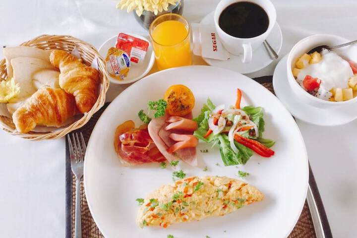Breakfast/Coffee Service 111 of 132