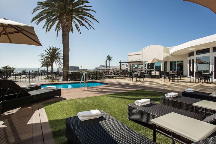 Sundeck 67 of 79
