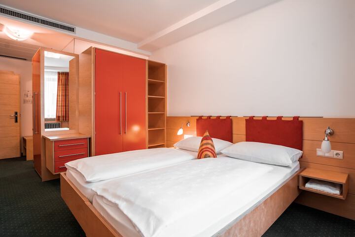 Room 22 of 54