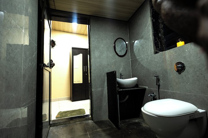 Room 30 of 49
