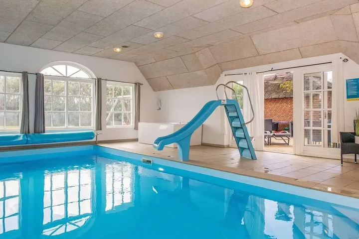 Pool 13 of 23