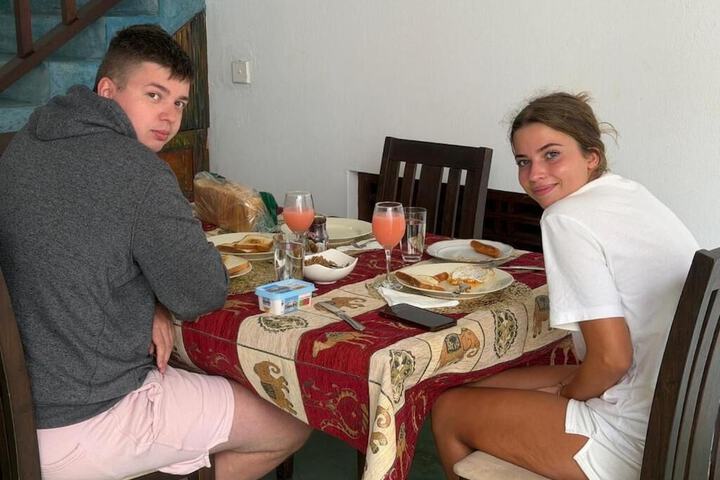 Dining 18 of 19