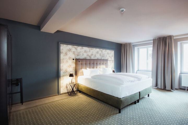 Room 27 of 53