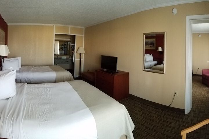 2 Double Beds (11 of 12)