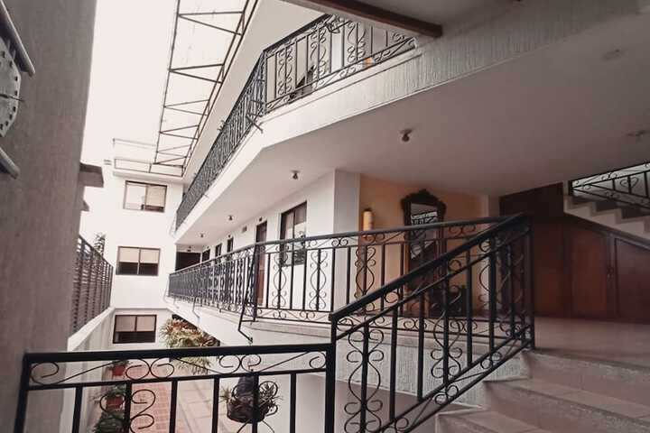 Room 10 of 19