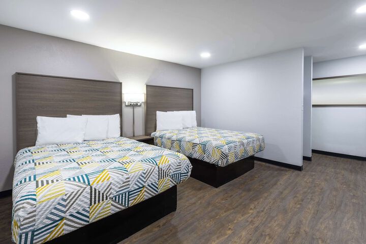 Room 8 of 27
