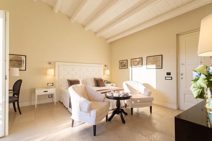 Room 25 of 200
