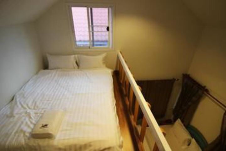 Room 11 of 22