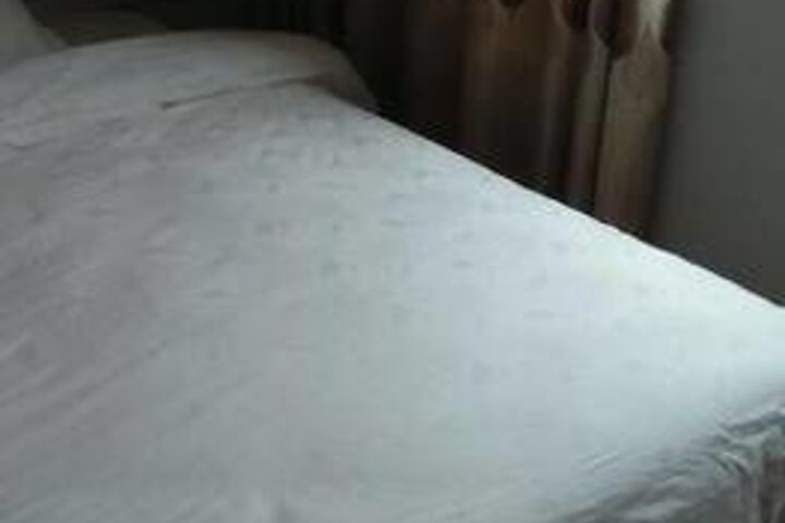 Room 6 of 27