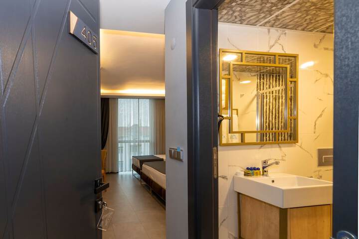 Room 21 of 45